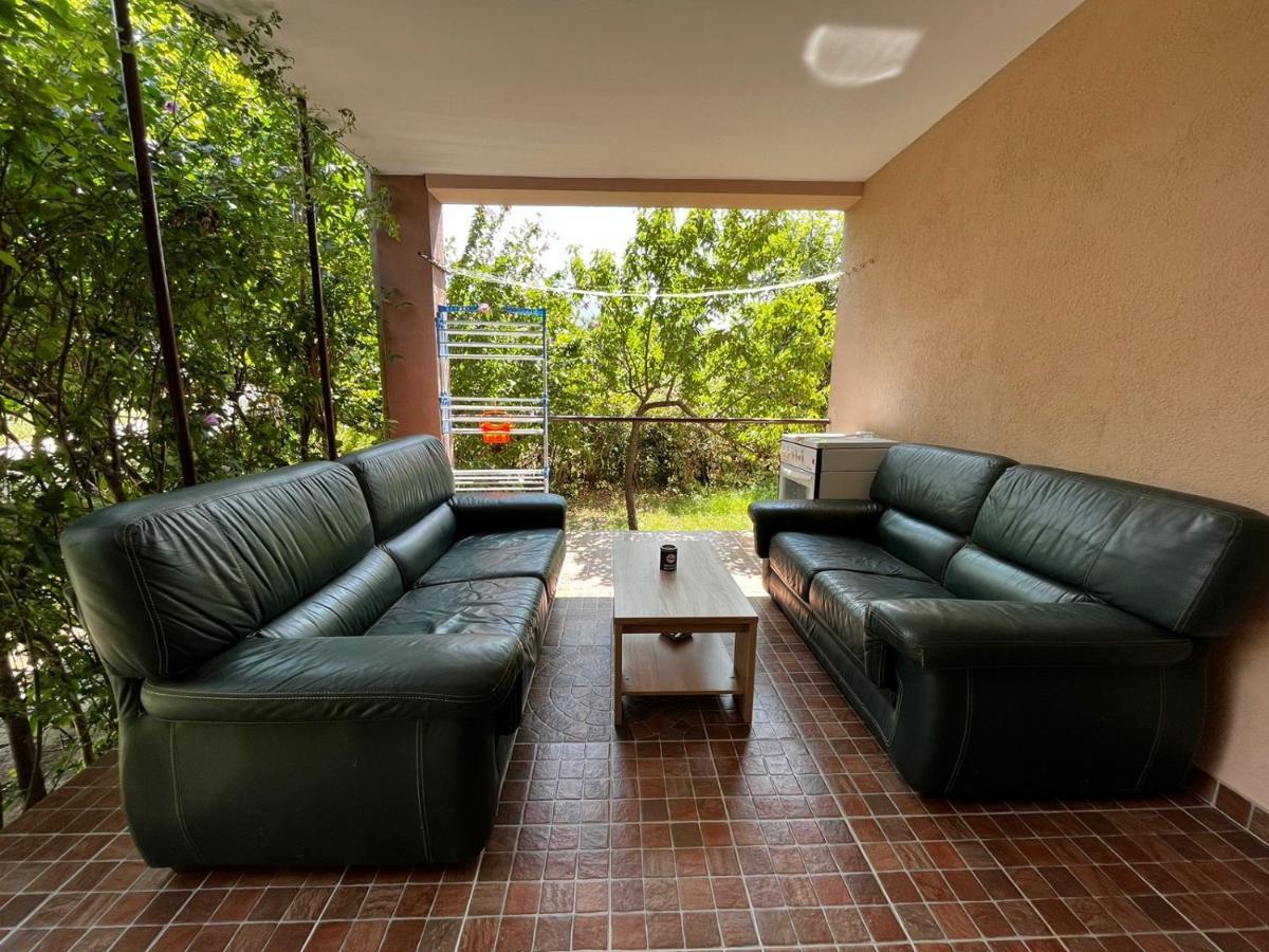 Green Place Bar Luaran gambar